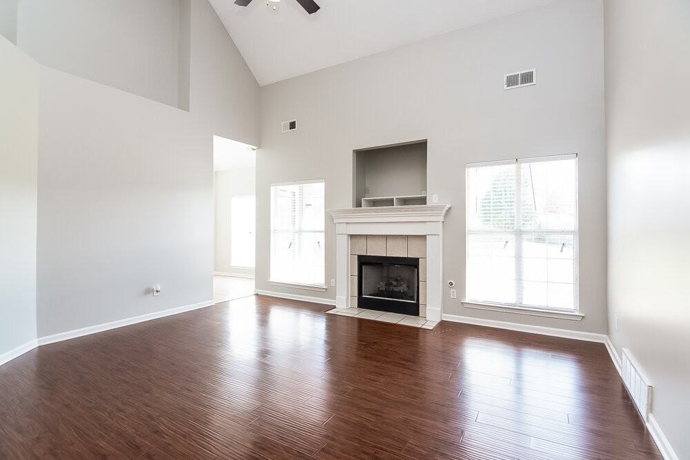 5820 Lillian Bend Dr - Photo 2 of 15