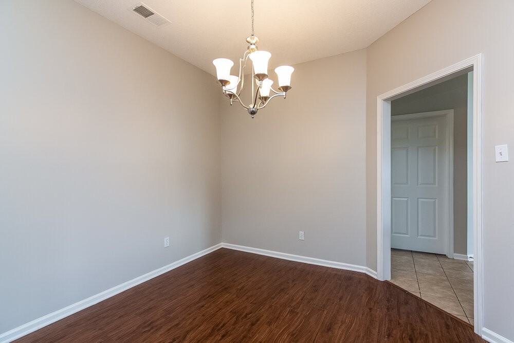 5820 Lillian Bend Dr - Photo 3 of 15