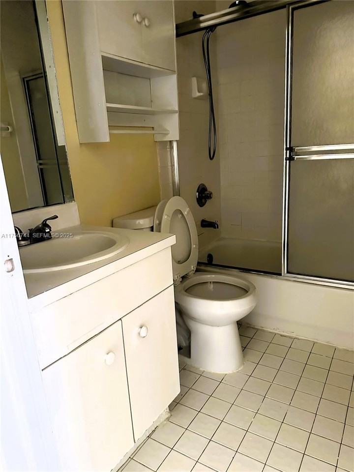 16102 Northwest 22nd Street - Photo 7 of 20