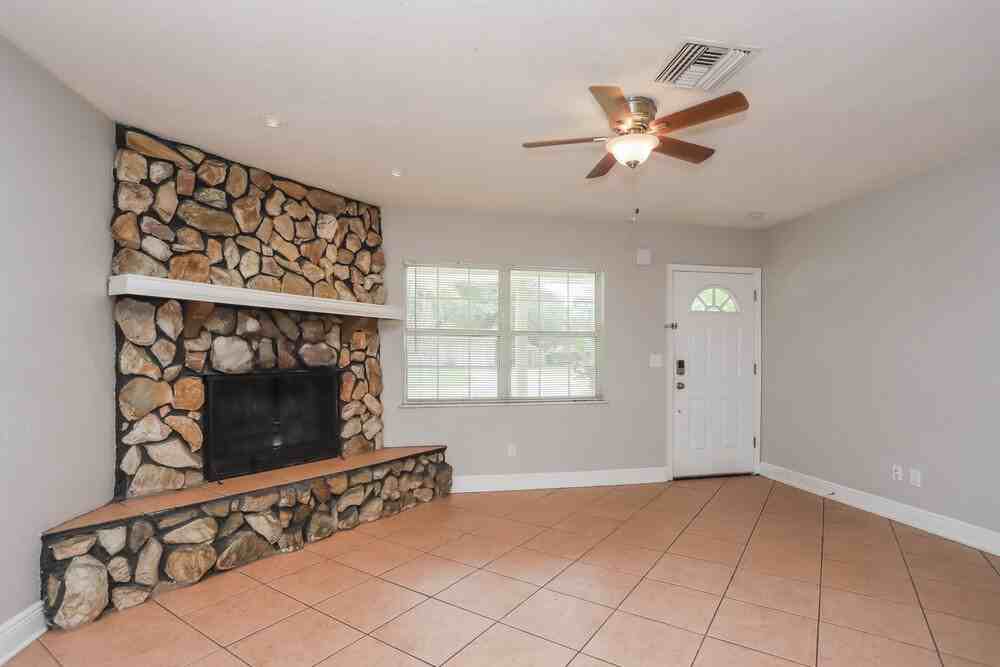 908 N Palm Dr - Photo 4 of 19