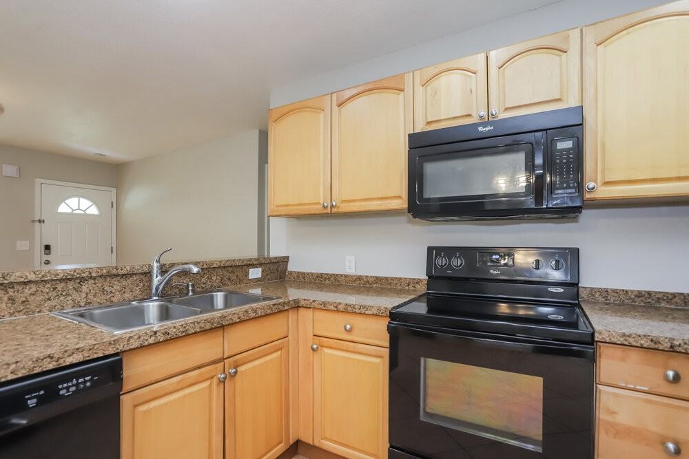 908 N Palm Dr - Photo 7 of 19