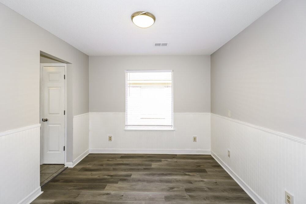 6963 Naples Dr - Photo 5 of 15