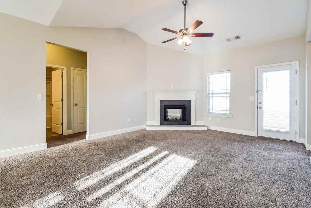 547 Joneus Dr - Photo 4 of 16