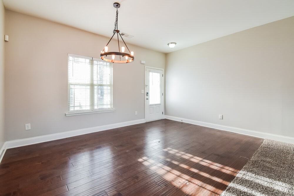 547 Joneus Dr - Photo 5 of 16