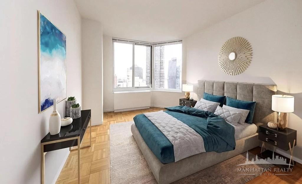 E 39th St #14H - Photo 2 of 6