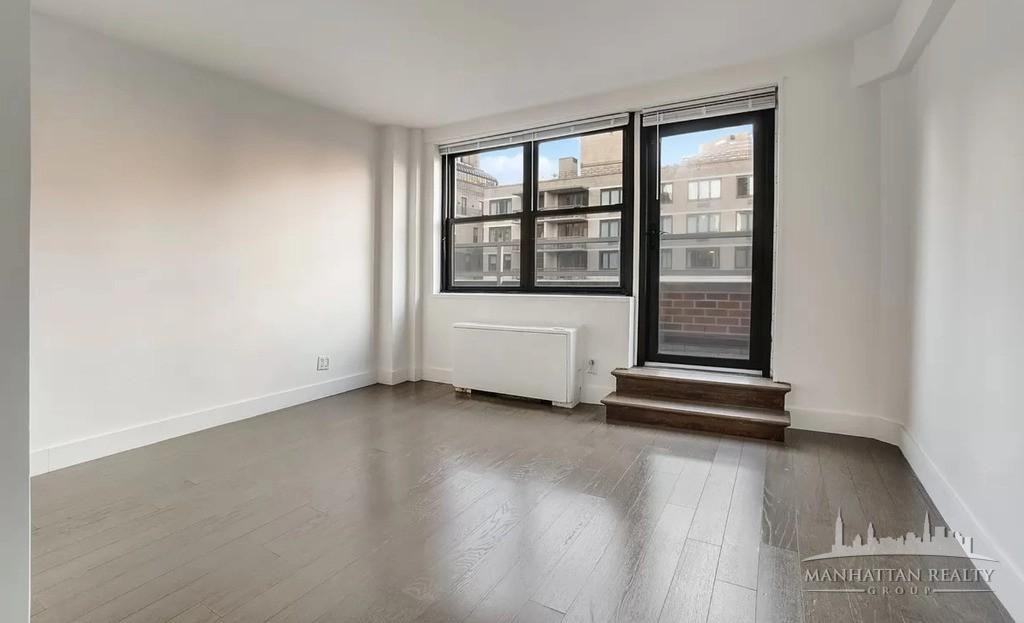 E 34th St #19H - Photo 3 of 9