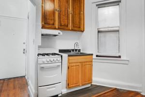 featured image of 141 Essex St #2B