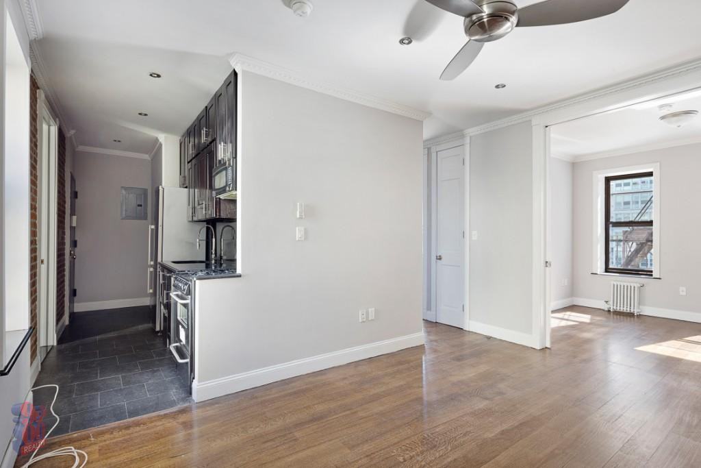 326 E 100th St #5D - Photo 2 of 12