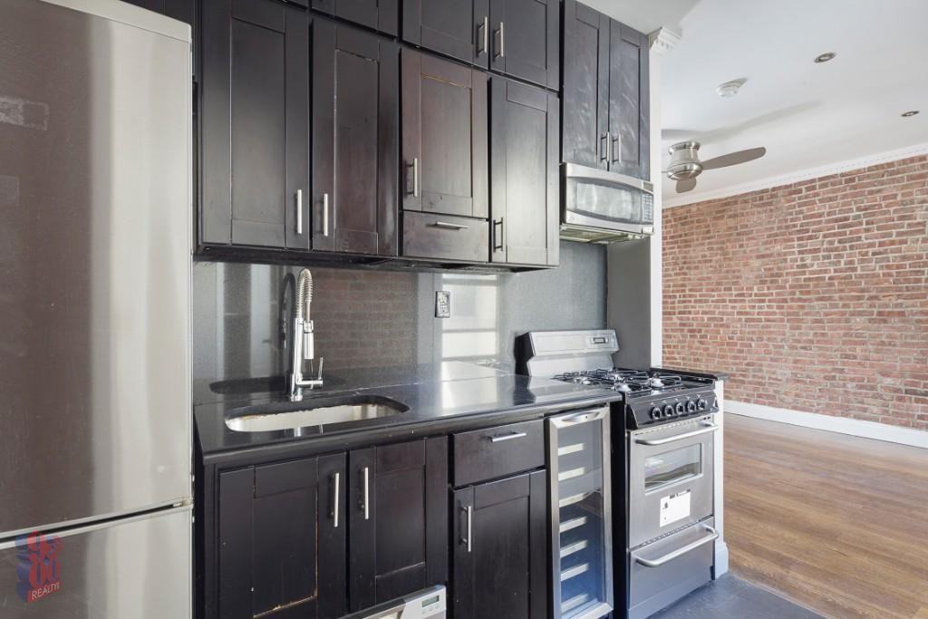 E 100th St #5D - Photo 4 of 12