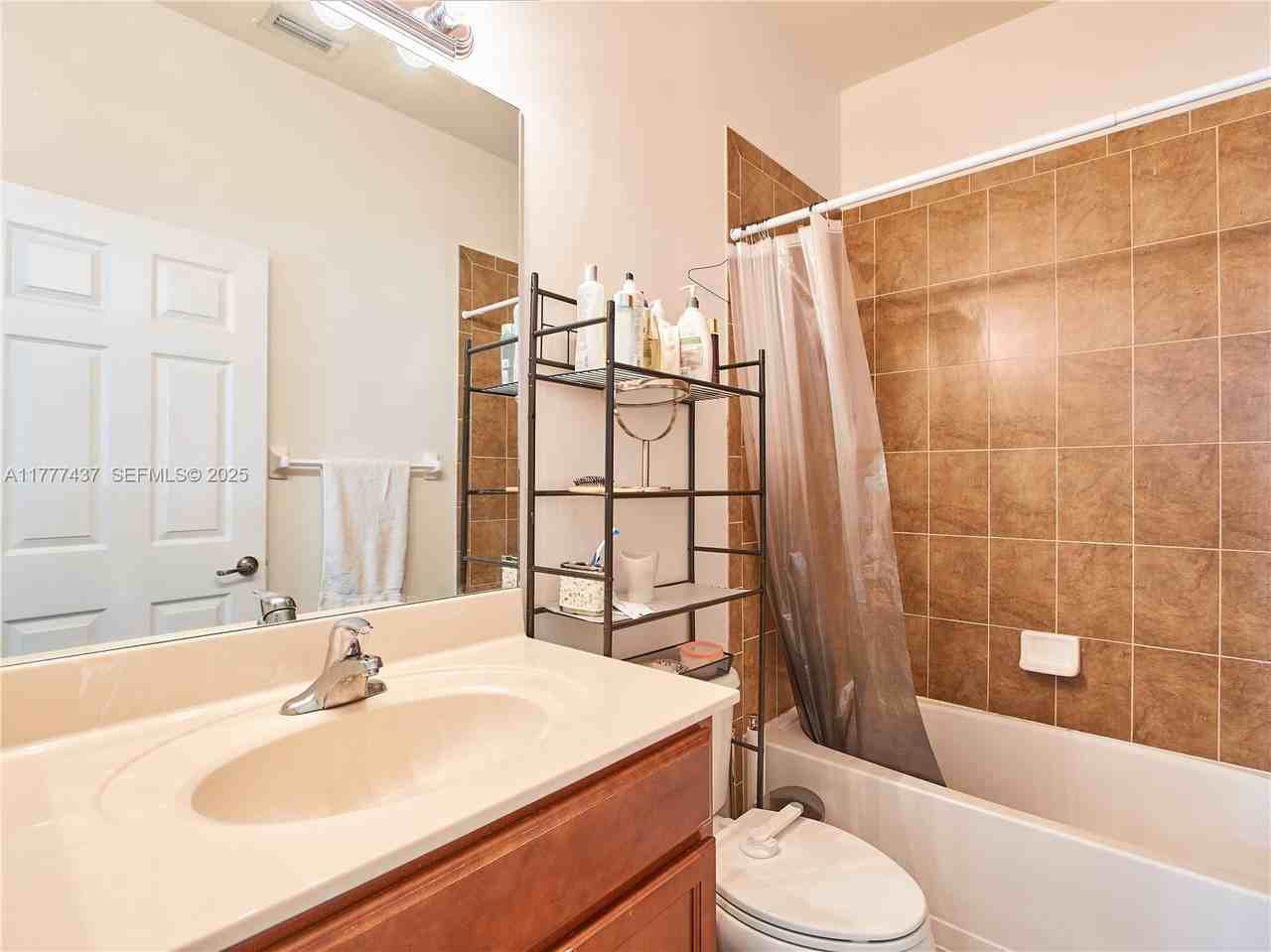 12447 Emerald Creek Manor - Photo 3 of 22