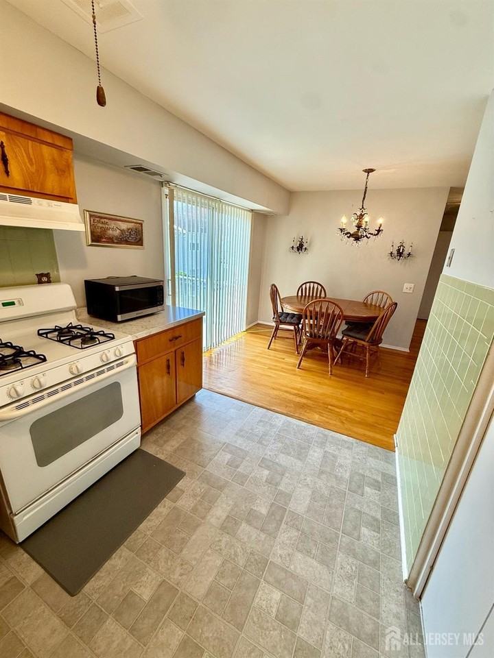 4 Texas Ct #D - Photo 6 of 15