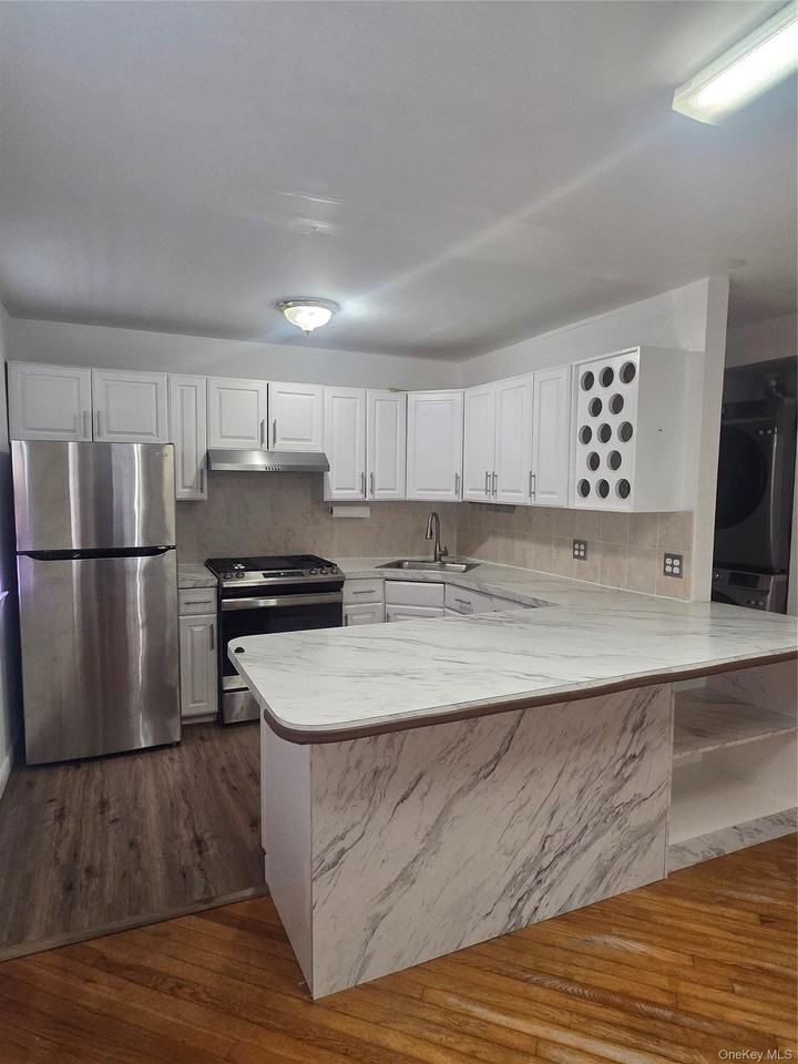 4744 Springfield Blvd - Photo 2 of 14