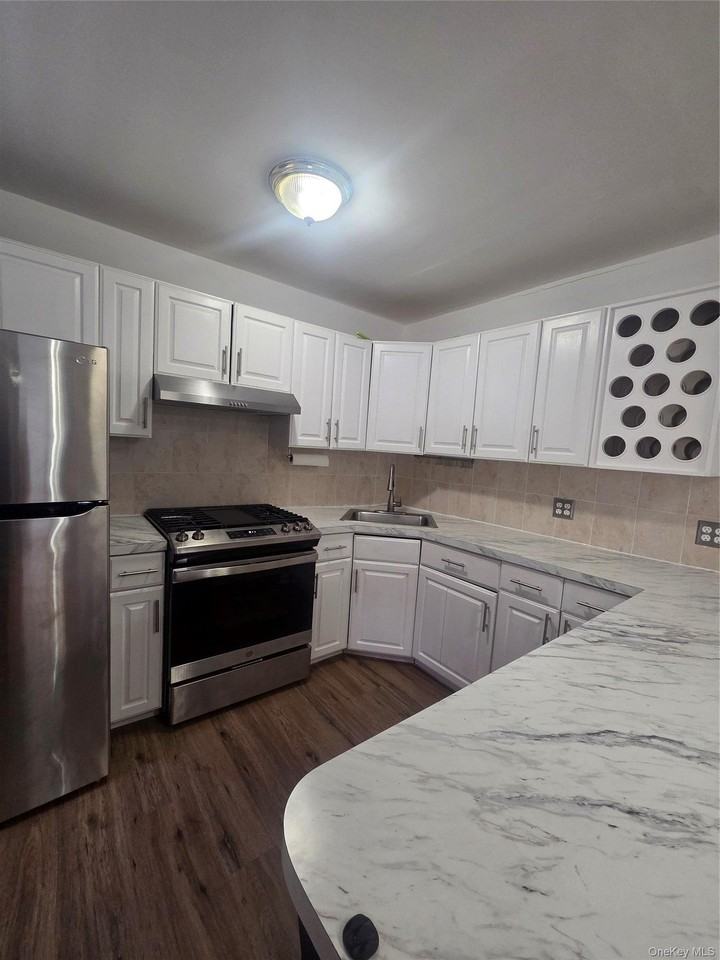 4744 Springfield Blvd - Photo 3 of 14