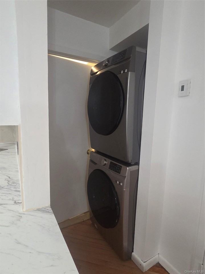 4744 Springfield Blvd - Photo 4 of 14