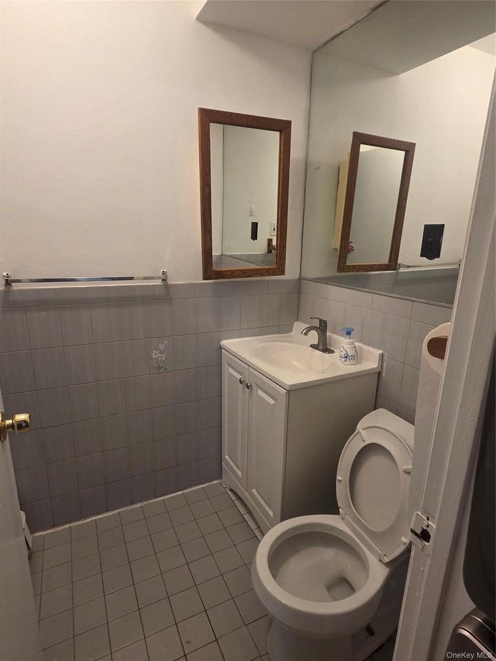 4744 Springfield Blvd - Photo 5 of 14