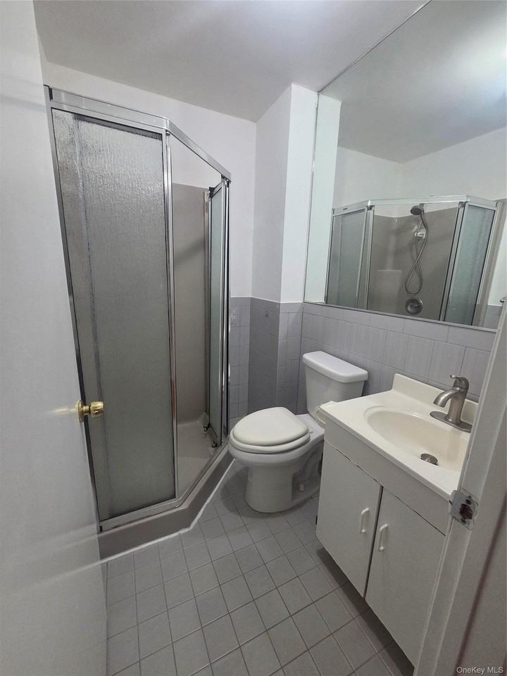 4744 Springfield Blvd - Photo 7 of 14