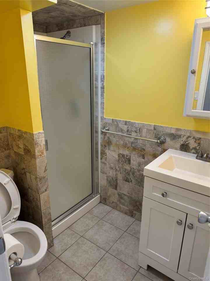 5625 136th St - Photo 2 of 7