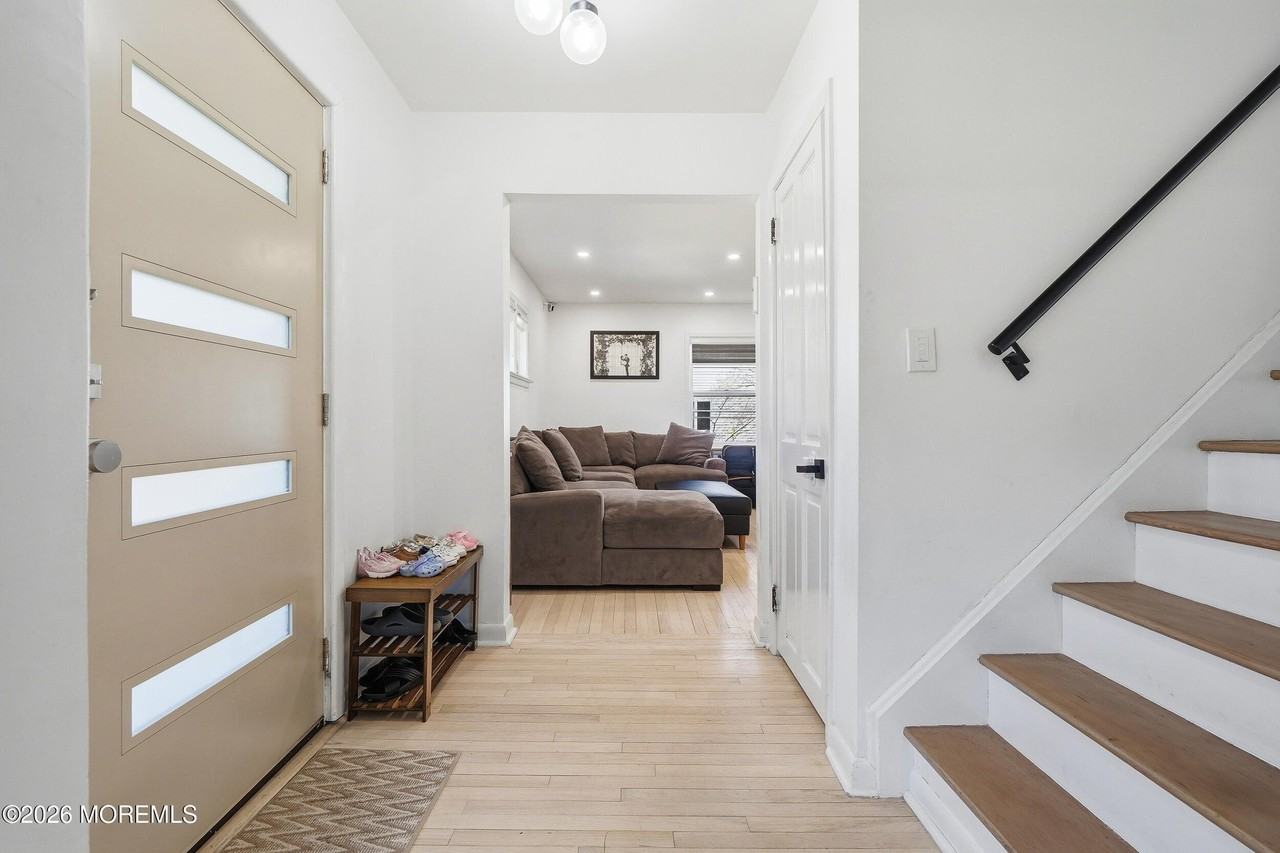 227 Chatham Ave - Photo 7 of 42