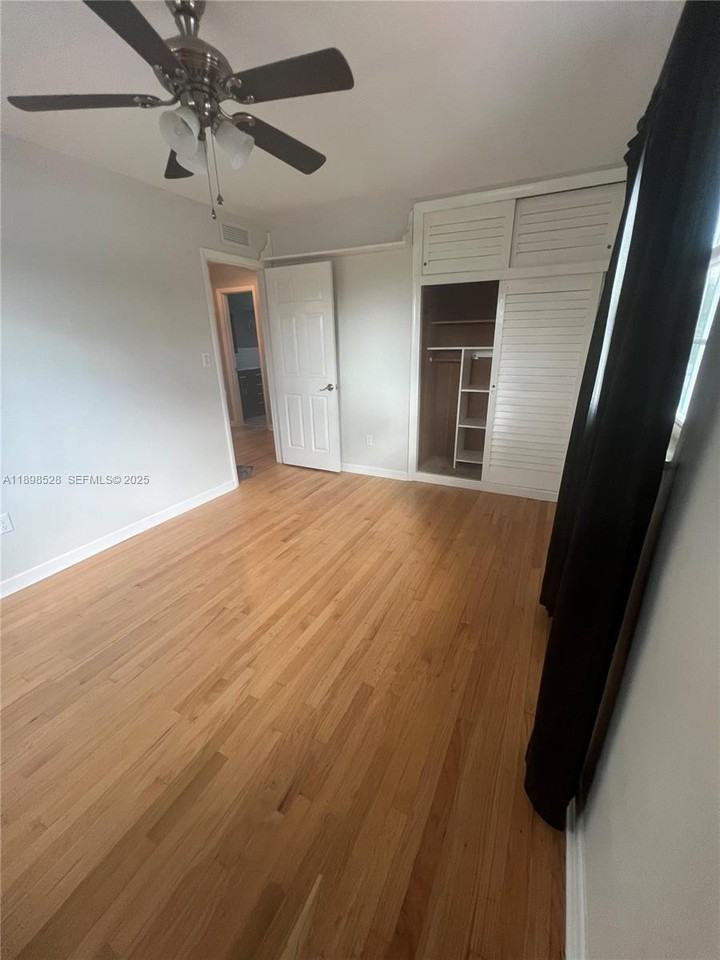 141 Northwest 72nd Way - Photo 6 of 11
