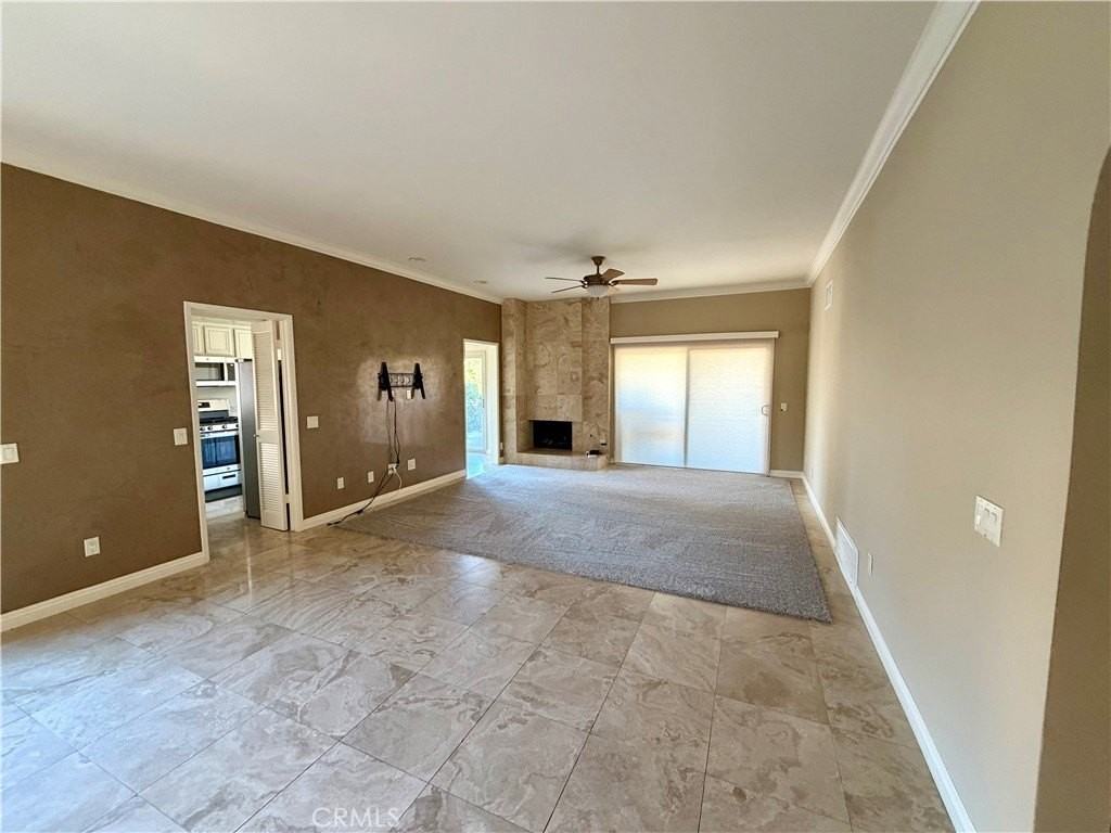44299 Capri Ct - Photo 3 of 29