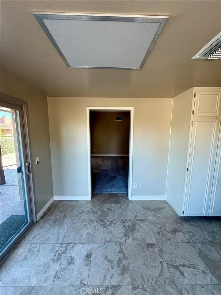 44299 Capri Ct - Photo 7 of 29