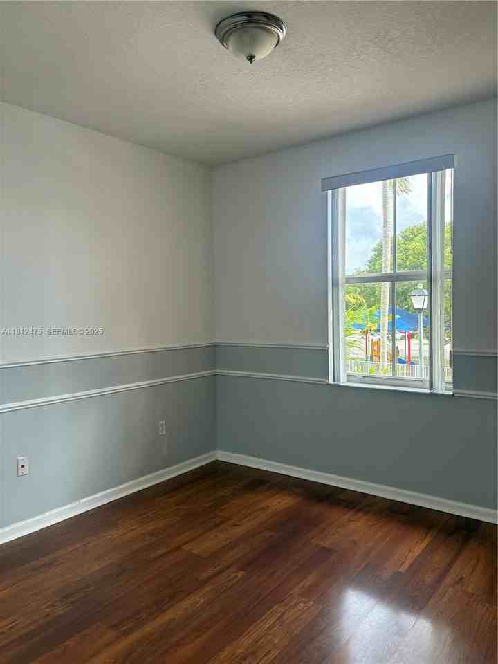 174 Riverwalk Circle - Photo 4 of 22