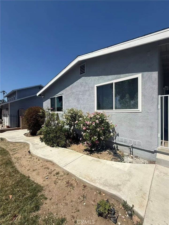 1515 E Rowland Ave - Photo 5 of 35