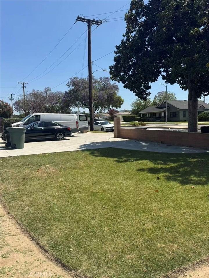 1515 E Rowland Ave - Photo 6 of 35