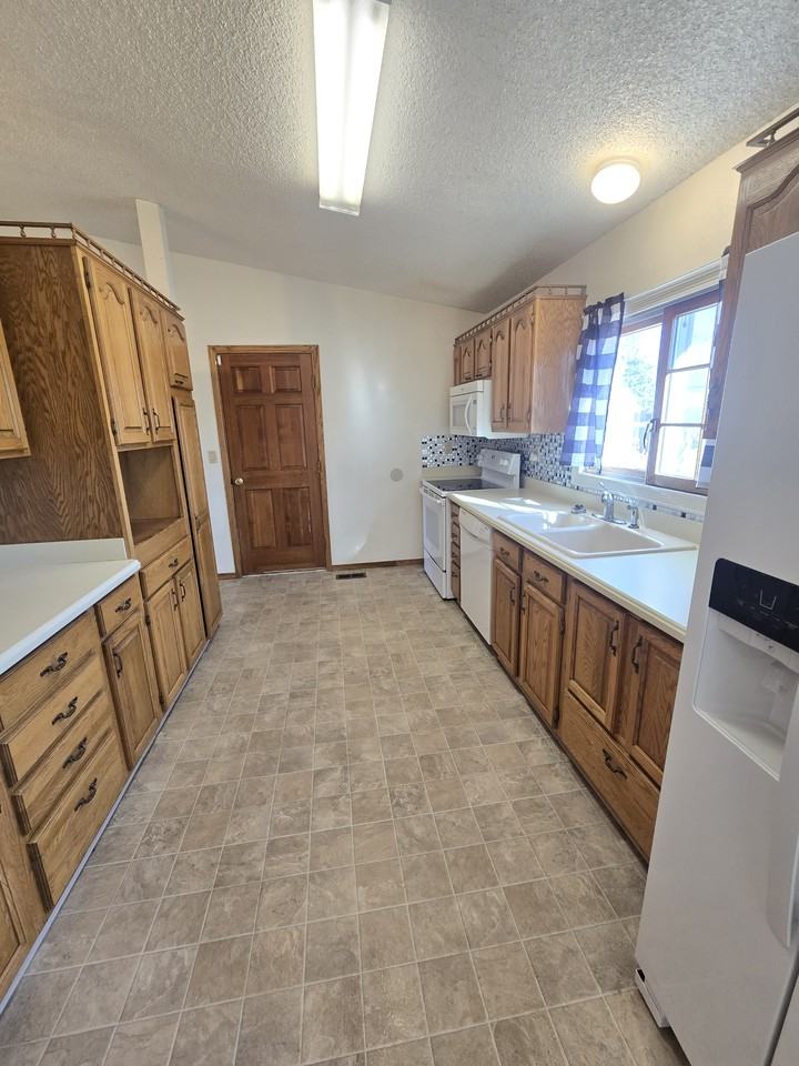 7930 Conifer Dr #1 - Photo 4 of 22