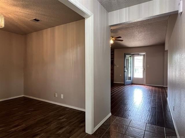 11128 S Ash St - Photo 2 of 16