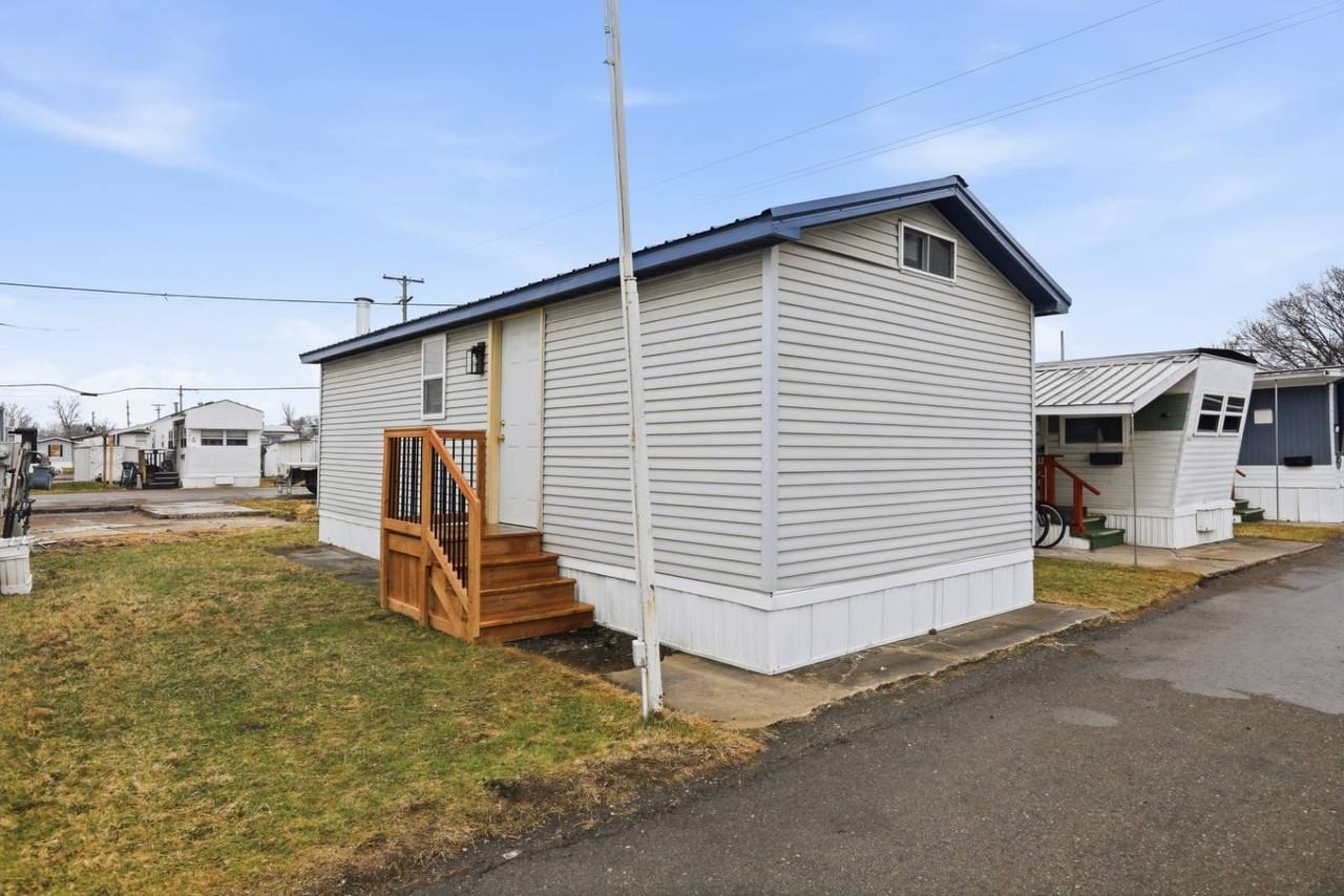 22600 Middlebelt Rd #D13