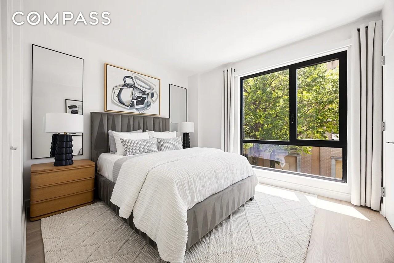 2709 40th Ave #3I - Photo 4 of 13