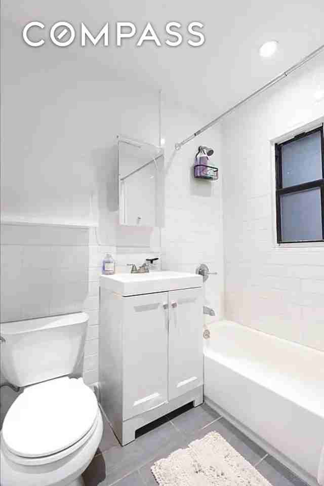 1582 York Ave #4A - Photo 3 of 8