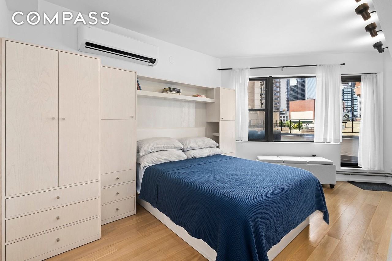 240 E 46th St - Photo 5 of 6