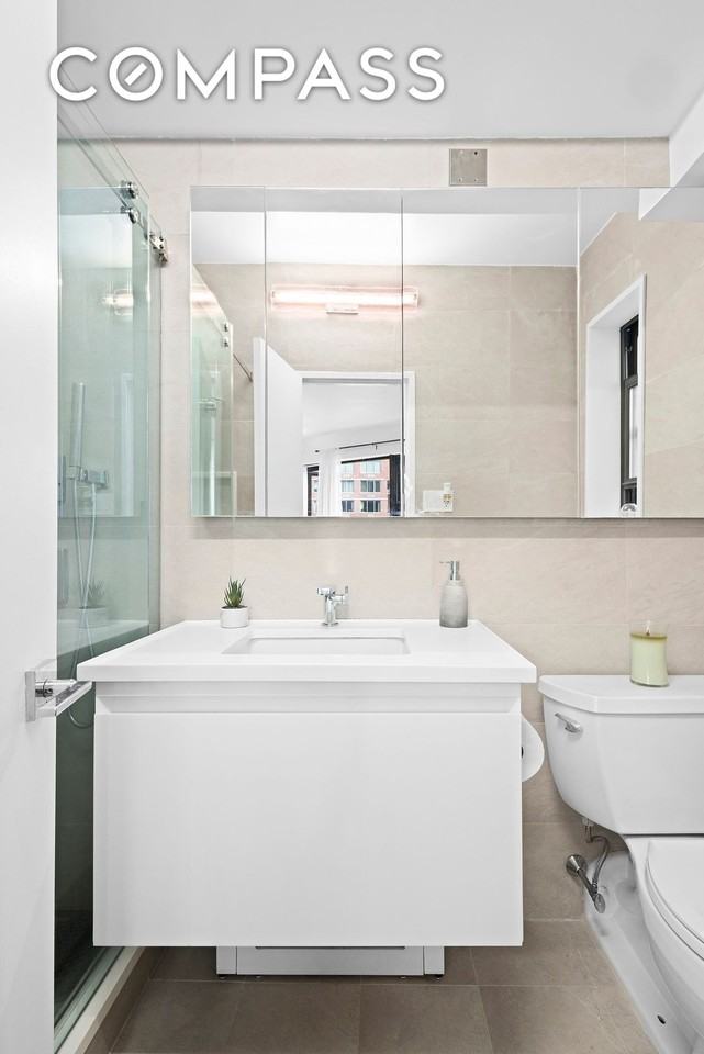 240 E 46th St - Photo 6 of 6