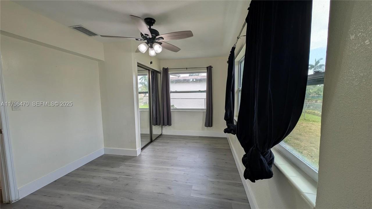 6701 Northwest 25th Court - Photo 4 of 4