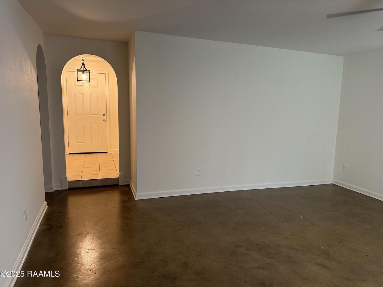 105 San Carlos Cir - Photo 2 of 12