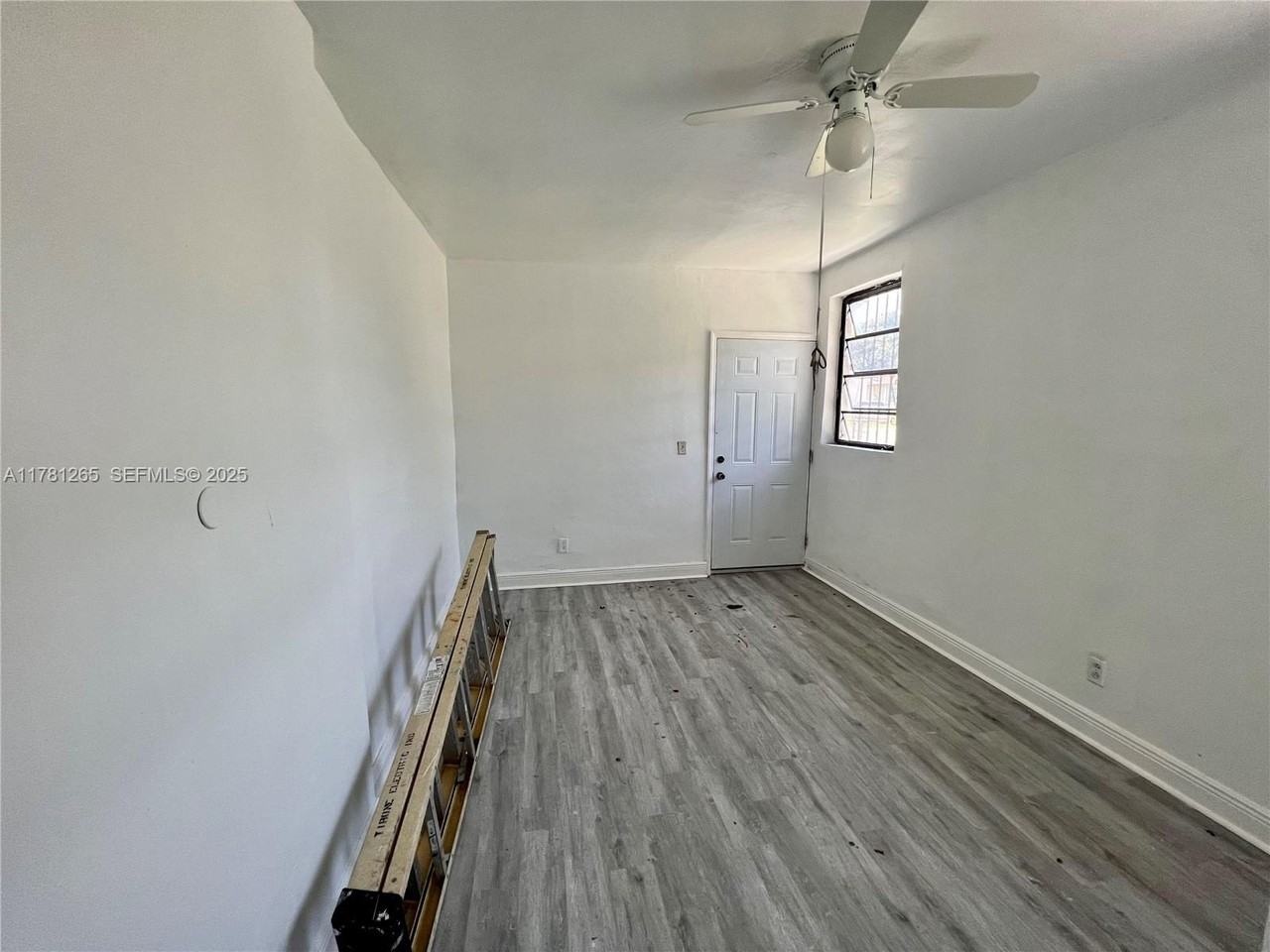 1801 Northwest 88th Street - Photo 4 of 19