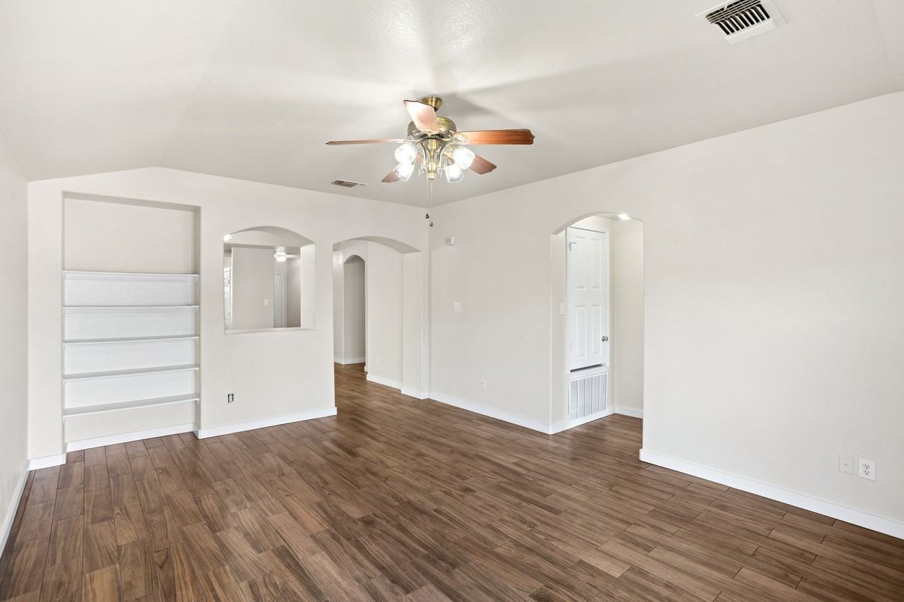 8607 Cheyenne Blf #1 - Photo 2 of 18