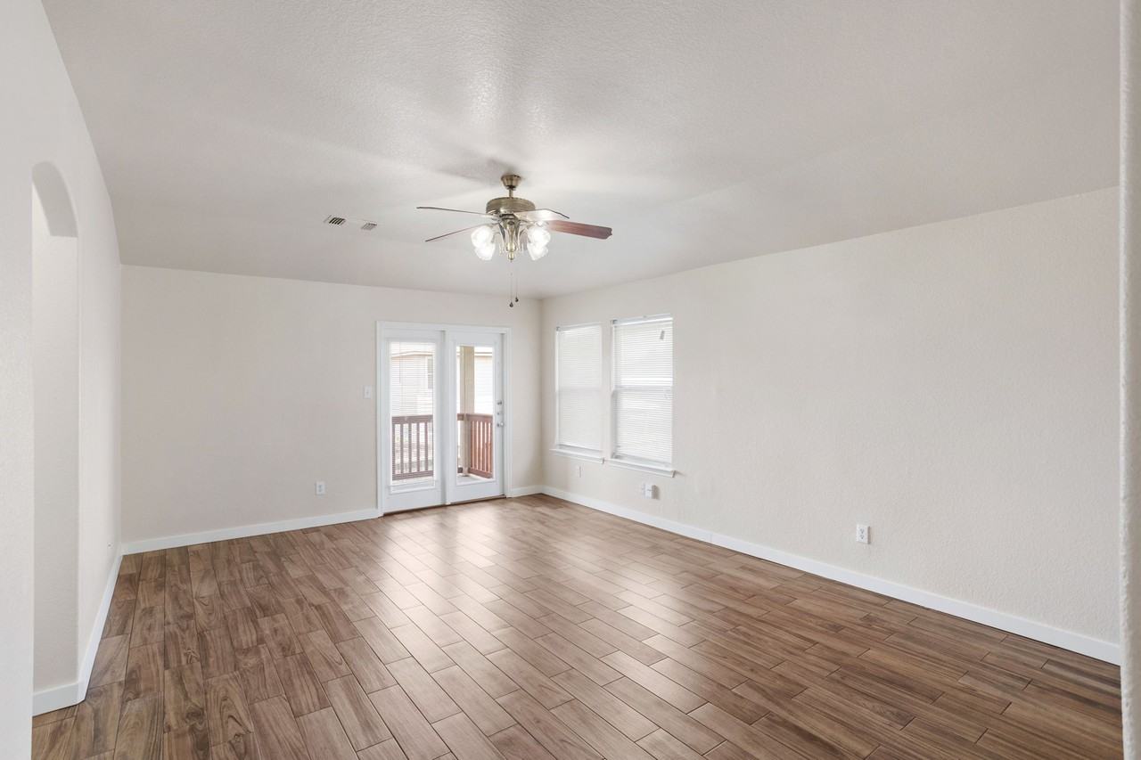 8607 Cheyenne Blf #1 - Photo 5 of 18