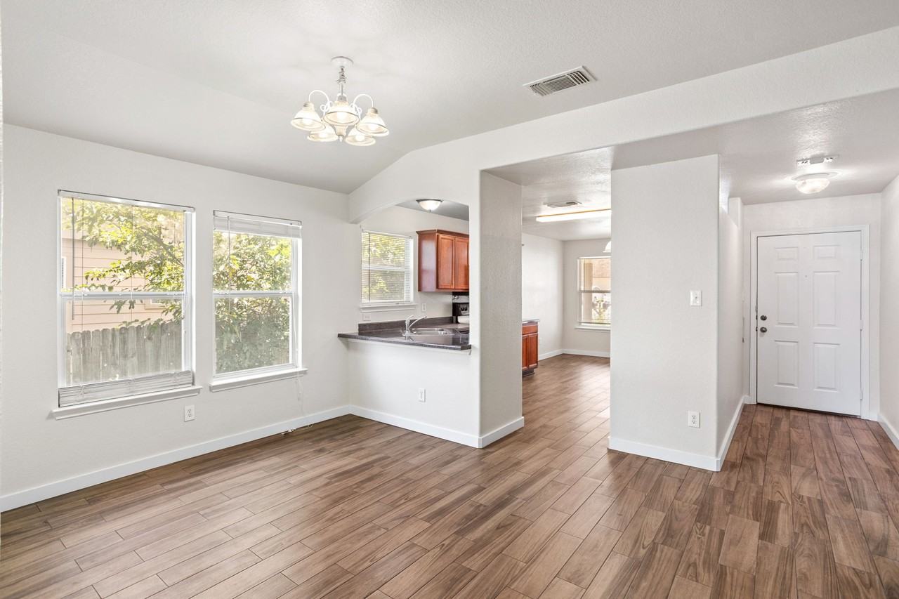 8607 Cheyenne Blf #1 - Photo 7 of 18