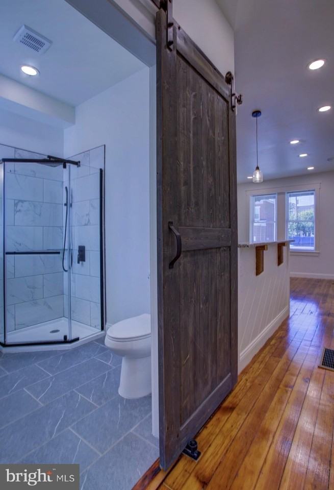 537 N Plum St - Photo 3 of 13
