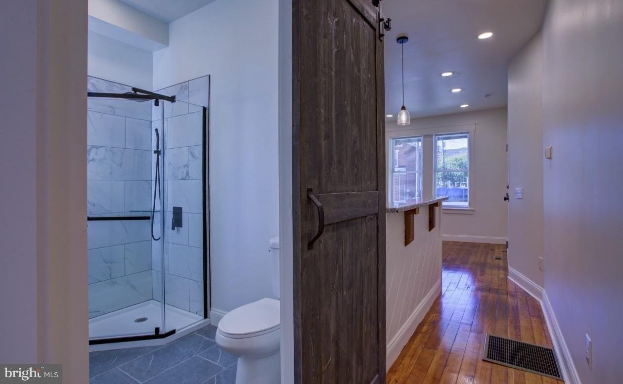 537 N Plum St - Photo 4 of 13
