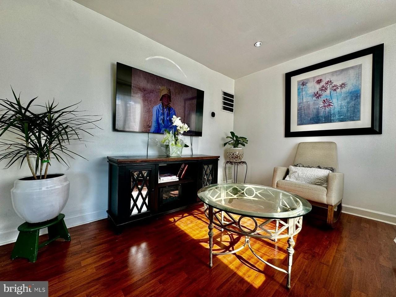 8402 Jinetes Ct - Photo 5 of 26