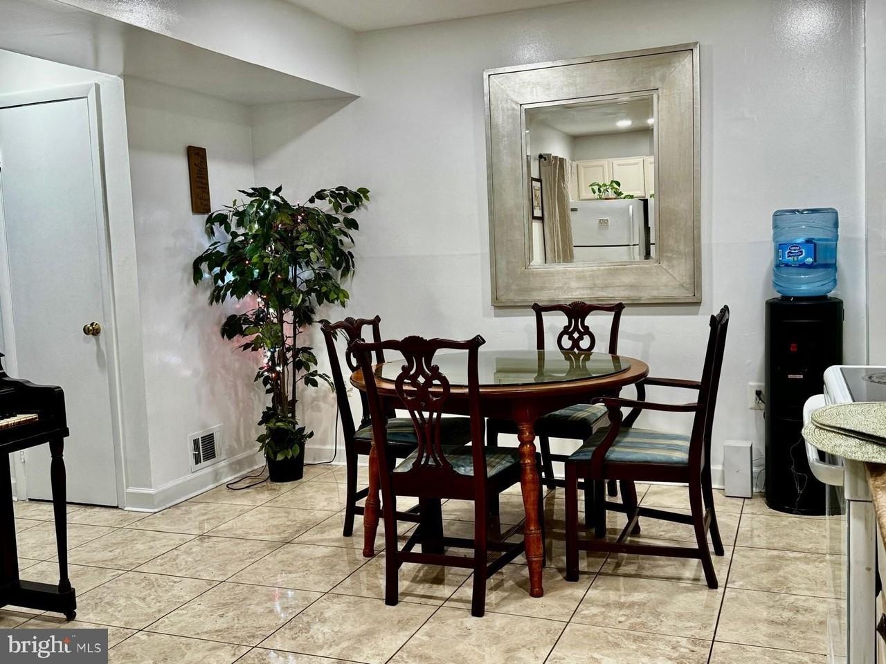 8402 Jinetes Ct - Photo 6 of 26