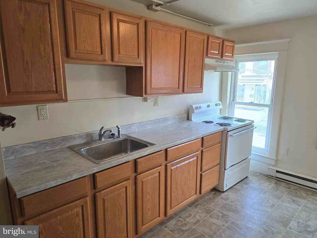 519 W King St #3 - Photo 4 of 25