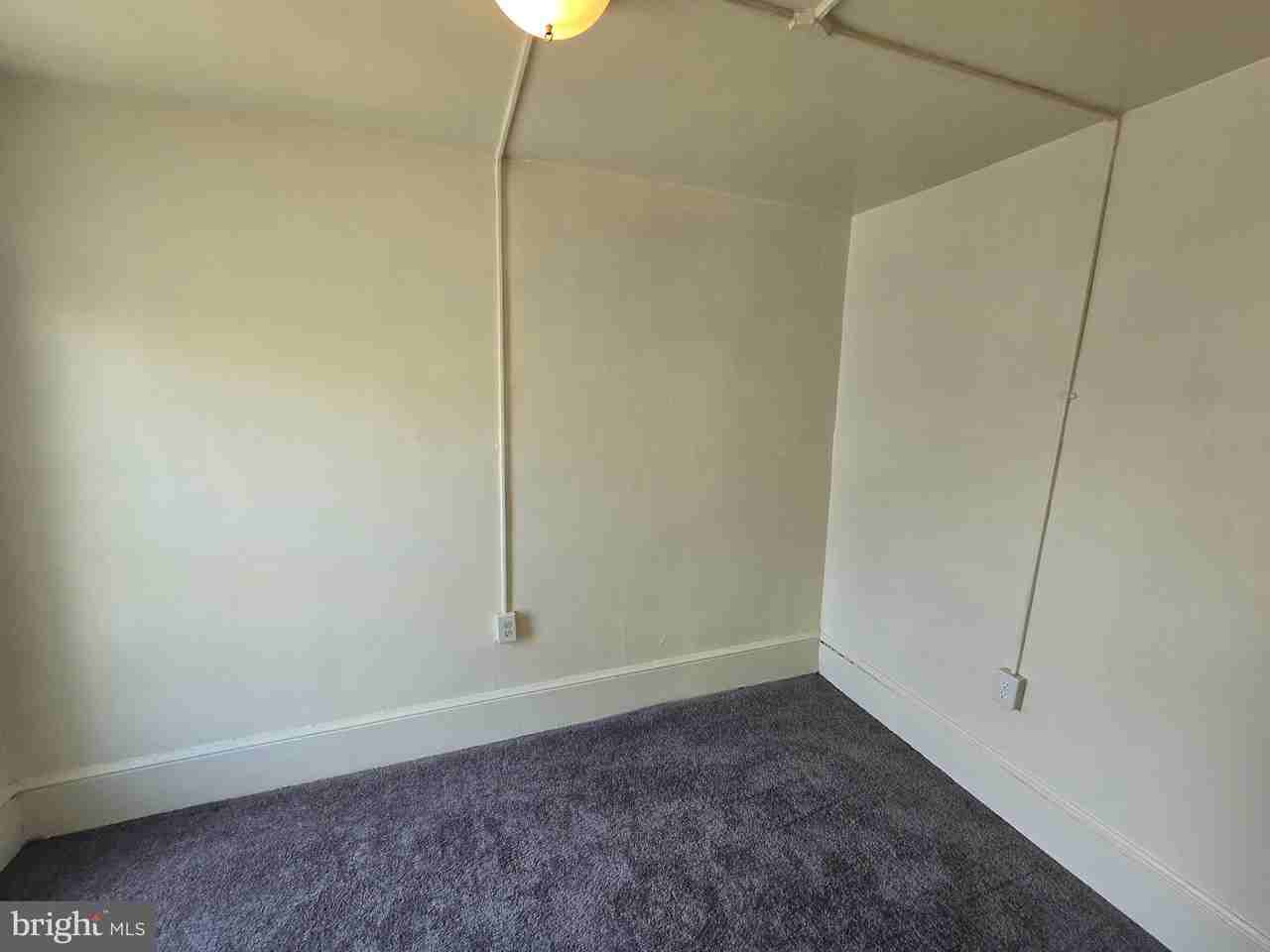 519 W King St #3 - Photo 7 of 25