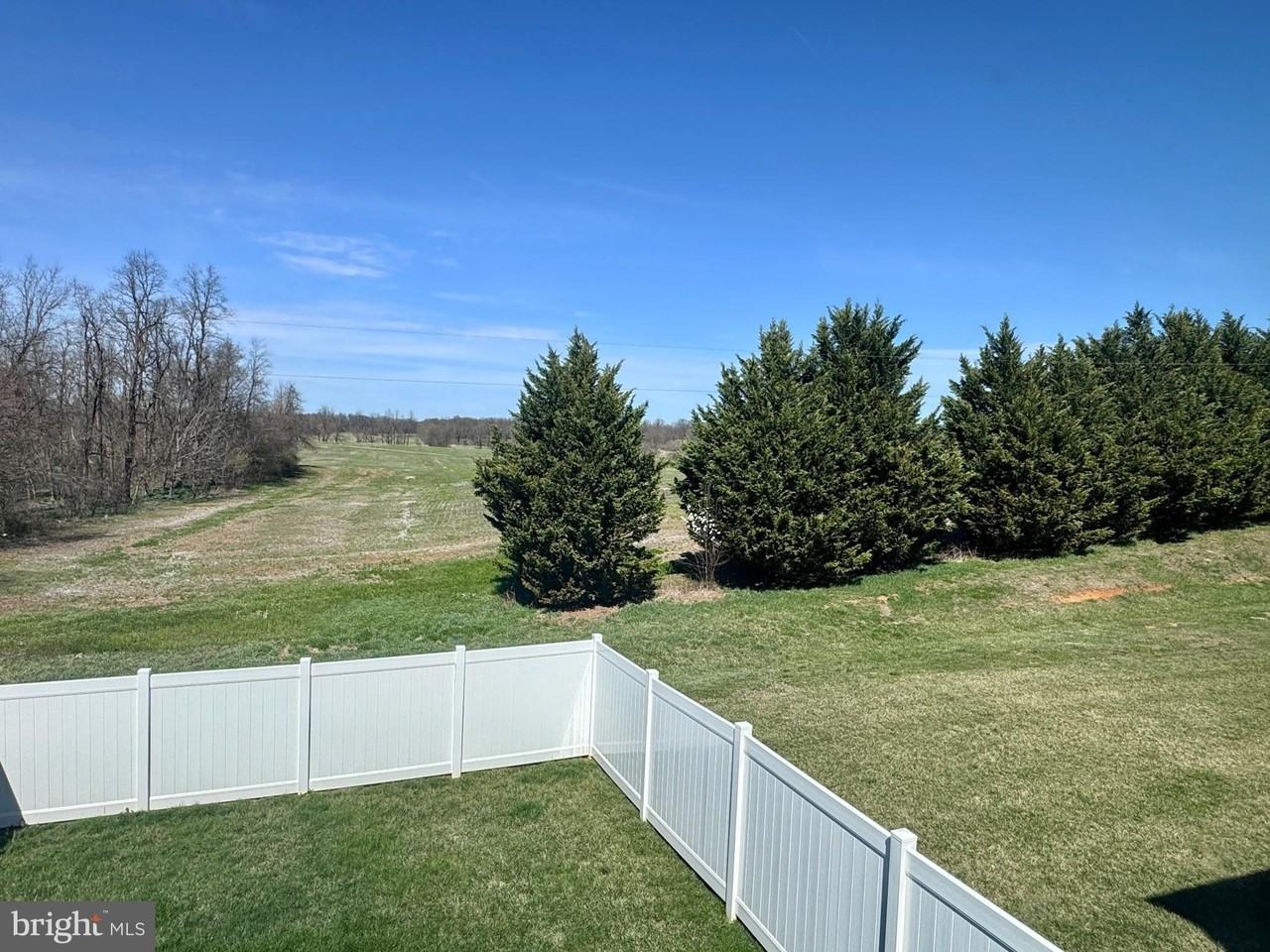 576 Thumper Dr - Photo 2 of 39