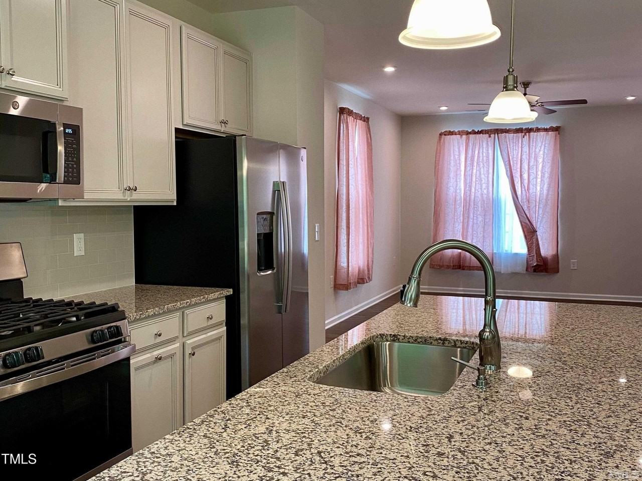 6627 Pathfinder Way - Photo 7 of 35