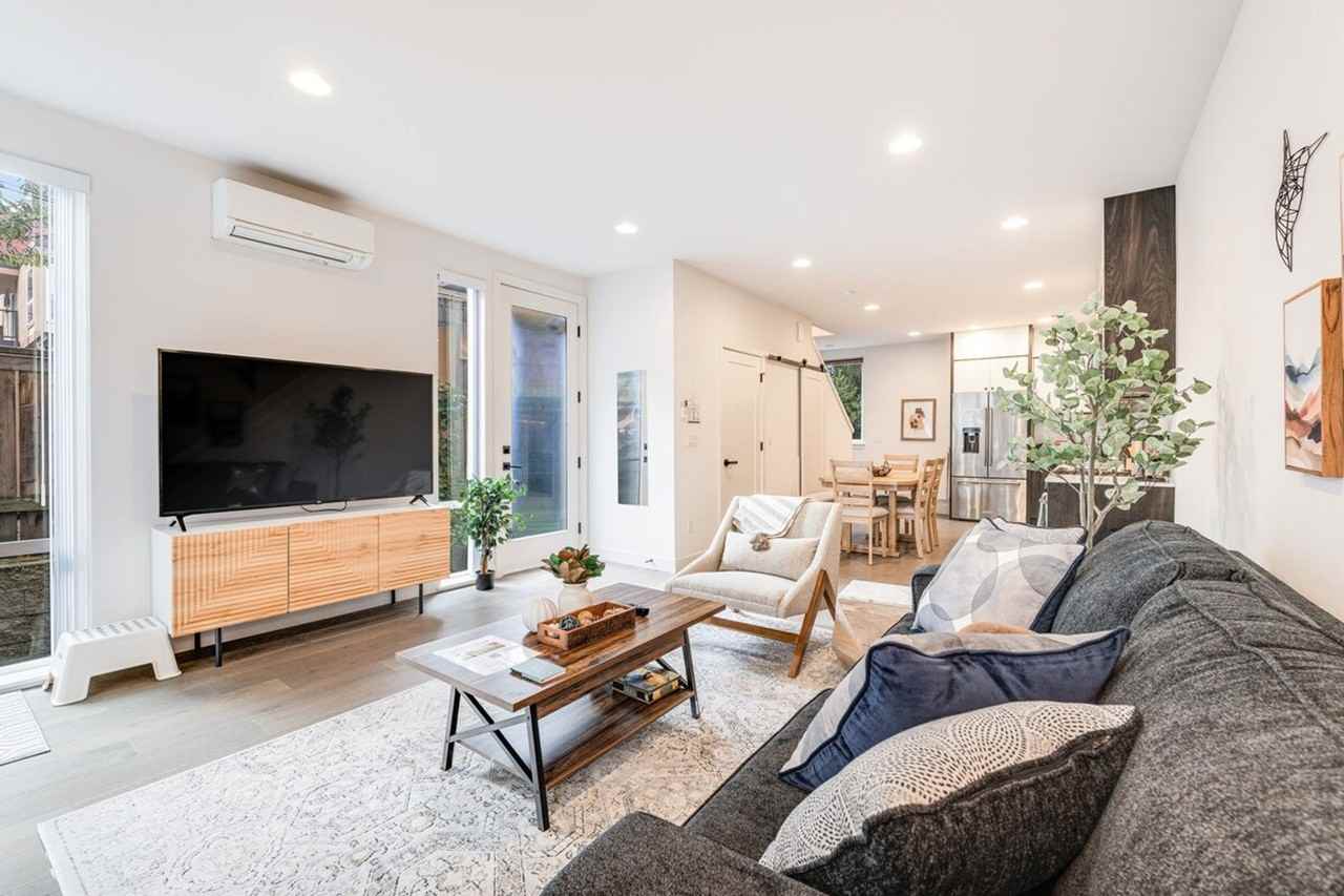 2319 Franklin Ave E #1035905P - Photo 3 of 50